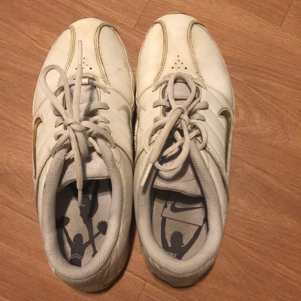 Selling all cheer shoes!